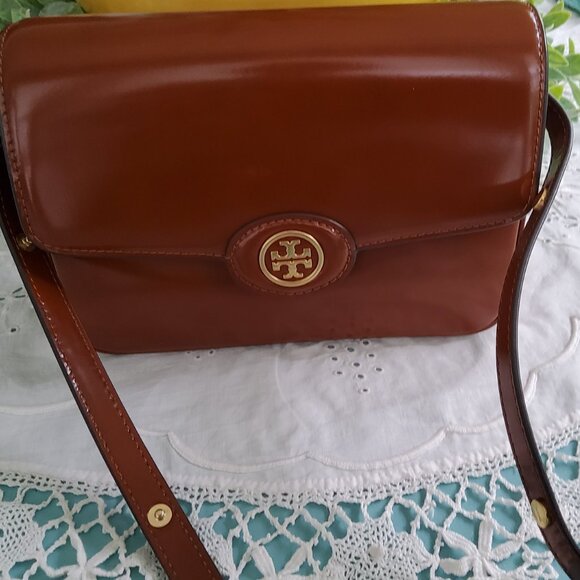 Tory Burch Robinson Convertible Spazzolato Patent Handbag in Dark Sienna - Picture 1 of 10
